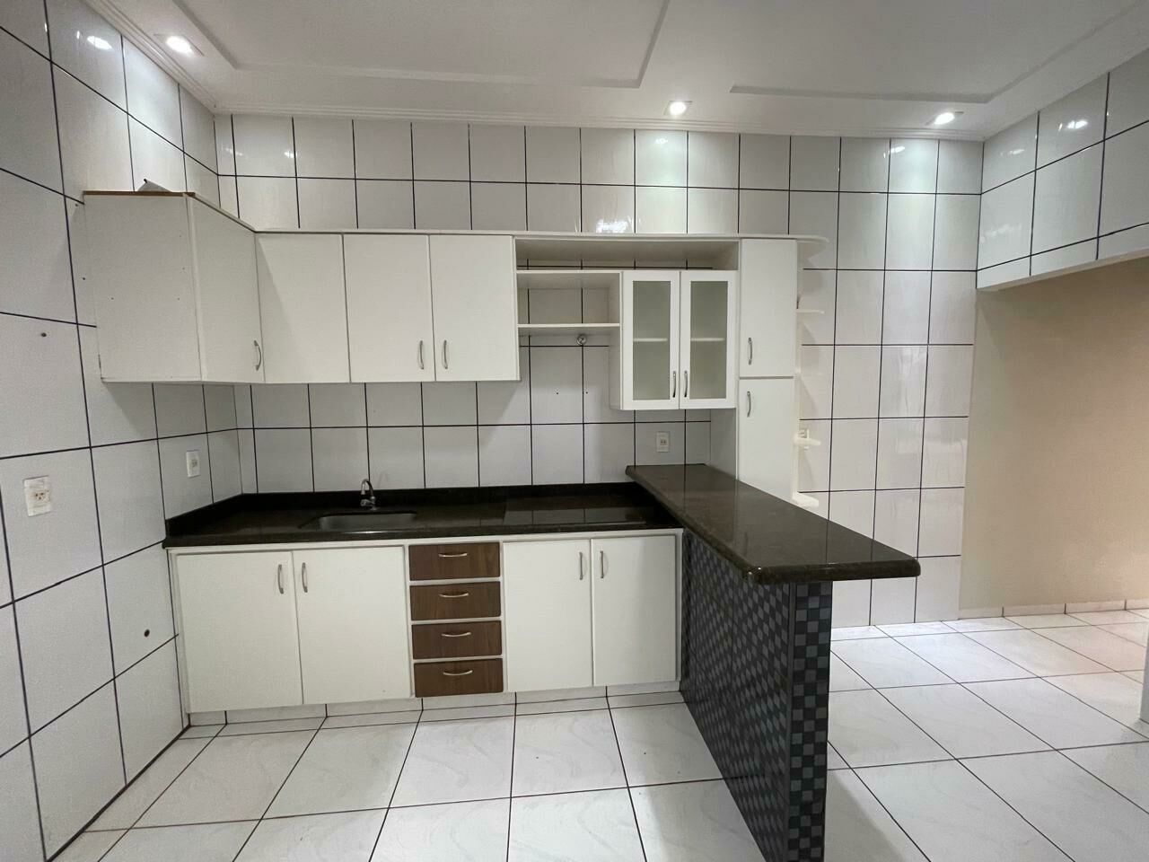 Imagem do VENDA - CASA NO CENTRO , AVENIDA PRINCIPAL ( ILDEFONSO CARNEIRO )